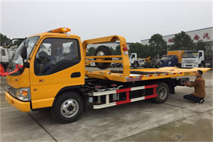 凉山哪里有拖车服务